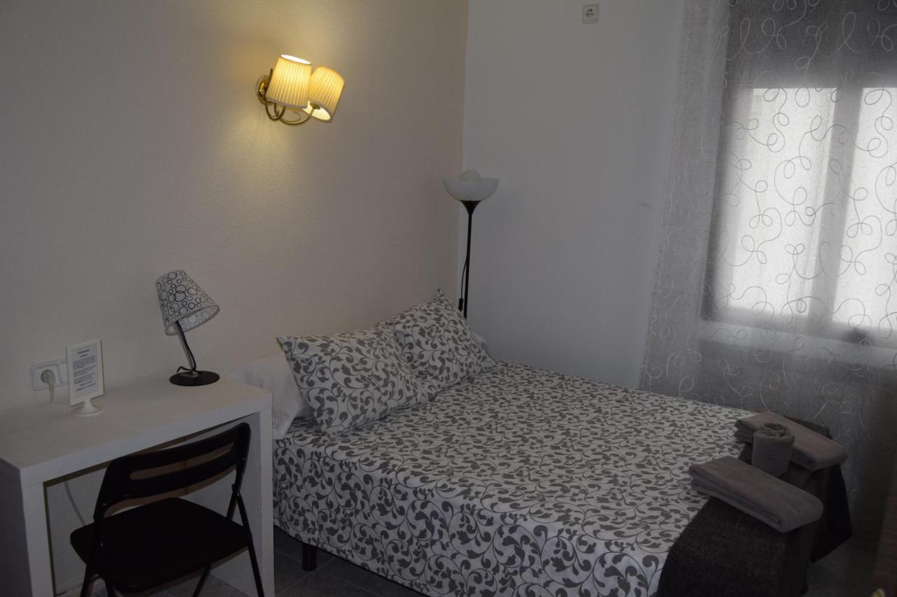 Hostal Rofer Madrid Kültér fotó