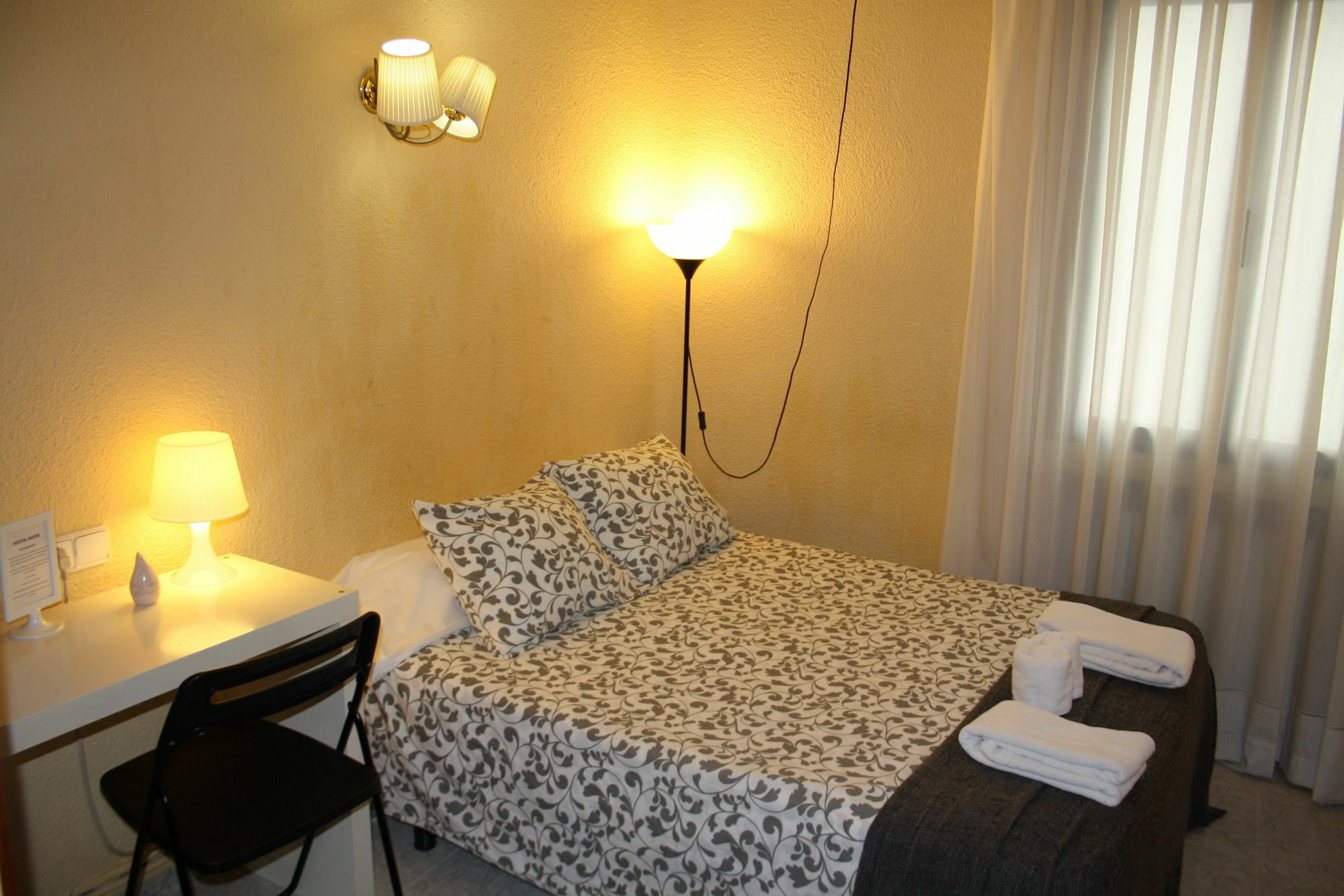 Hostal Rofer Madrid Kültér fotó